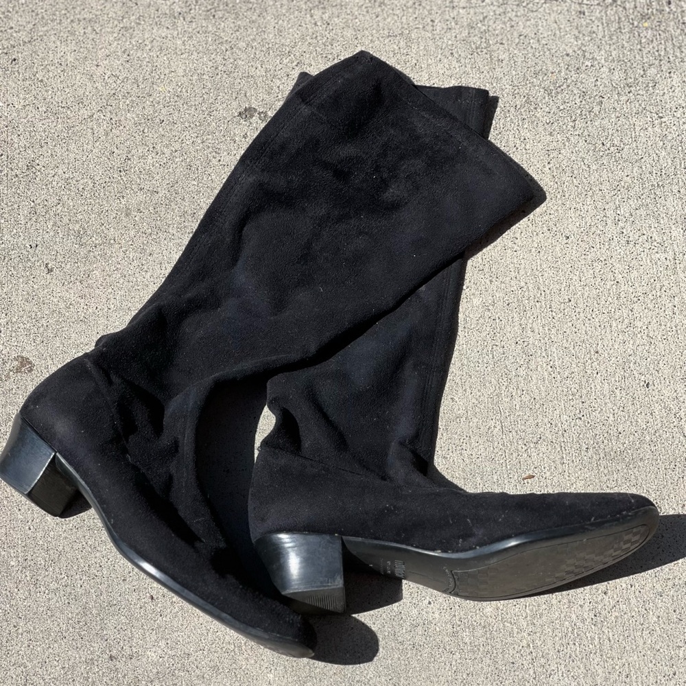 Munro Black Knee-High Heeled Boots